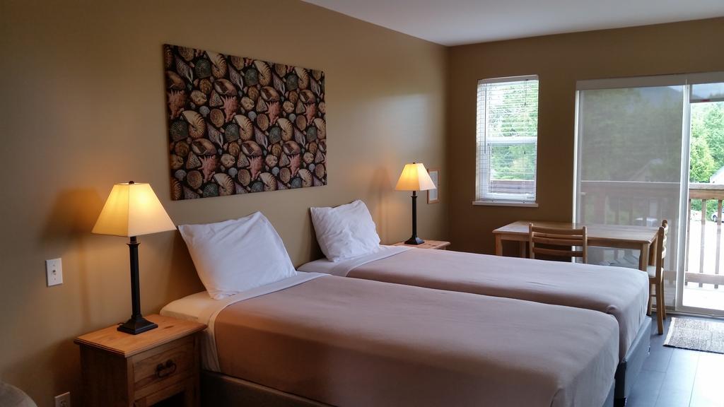 Reef Point Cottages Ucluelet Ngoại thất bức ảnh