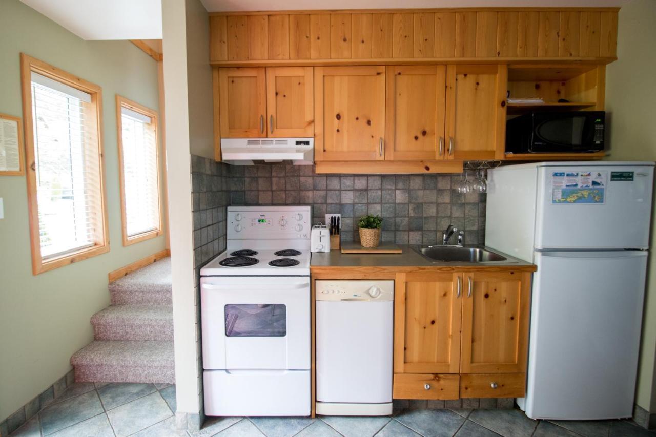 Reef Point Cottages Ucluelet Ngoại thất bức ảnh