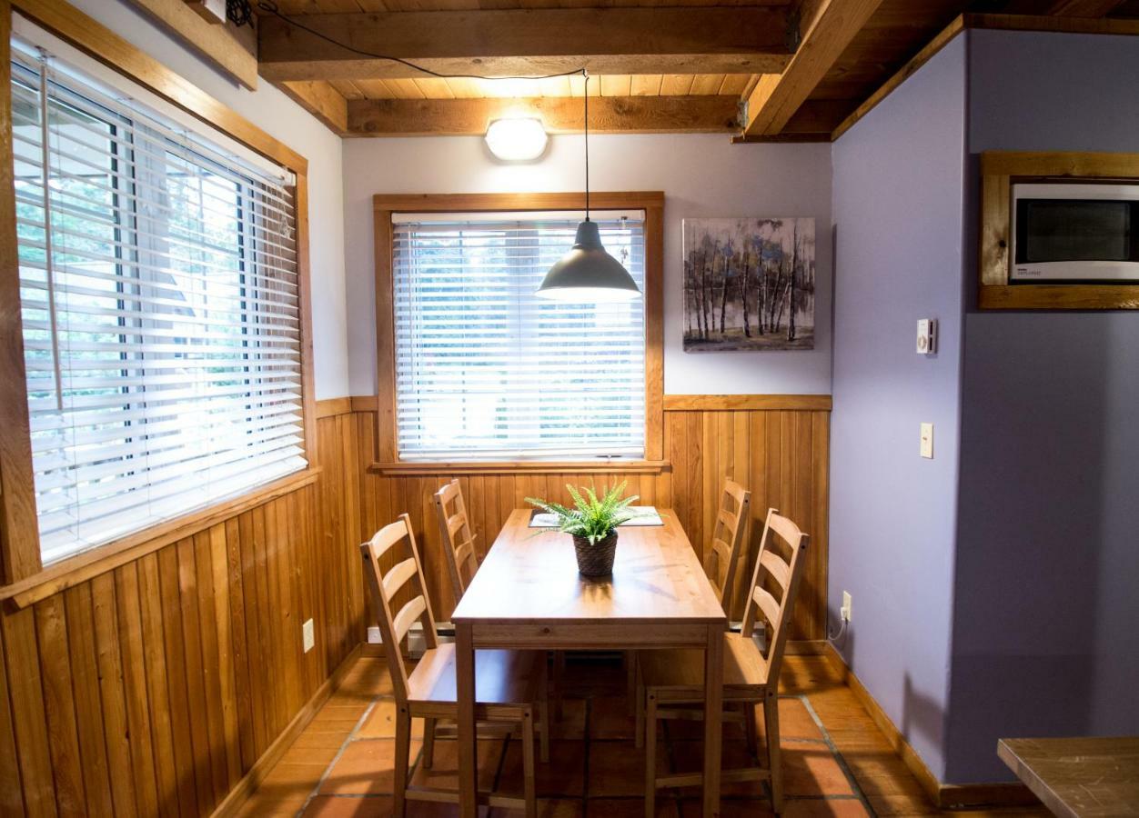 Reef Point Cottages Ucluelet Ngoại thất bức ảnh