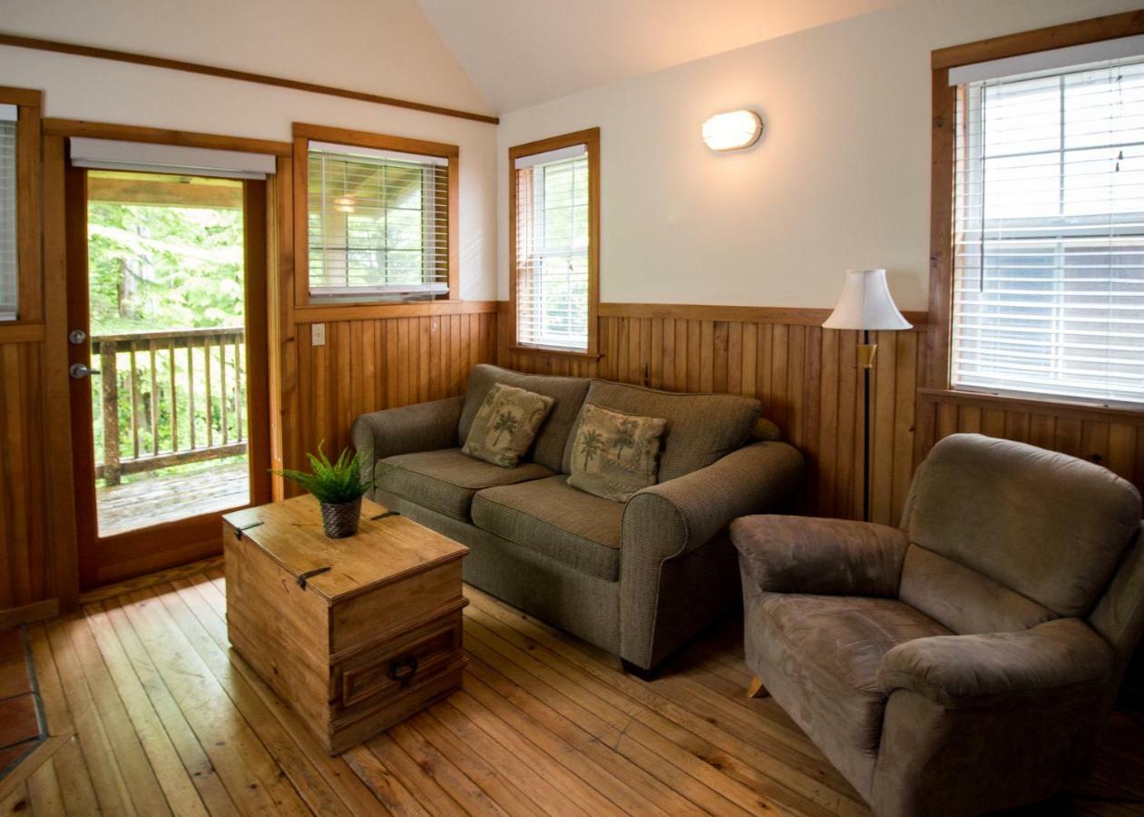 Reef Point Cottages Ucluelet Ngoại thất bức ảnh