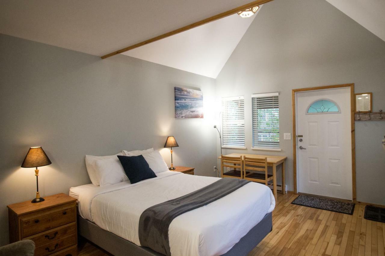 Reef Point Cottages Ucluelet Ngoại thất bức ảnh