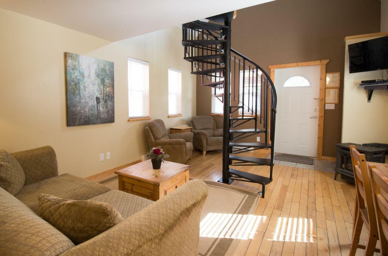 Reef Point Cottages Ucluelet Ngoại thất bức ảnh